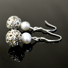 Judy Pearl Earrings